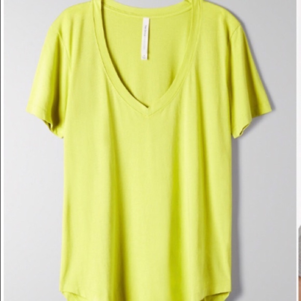 NWT Aritzia Babaton Lime Foundation V-Neck Top (S)